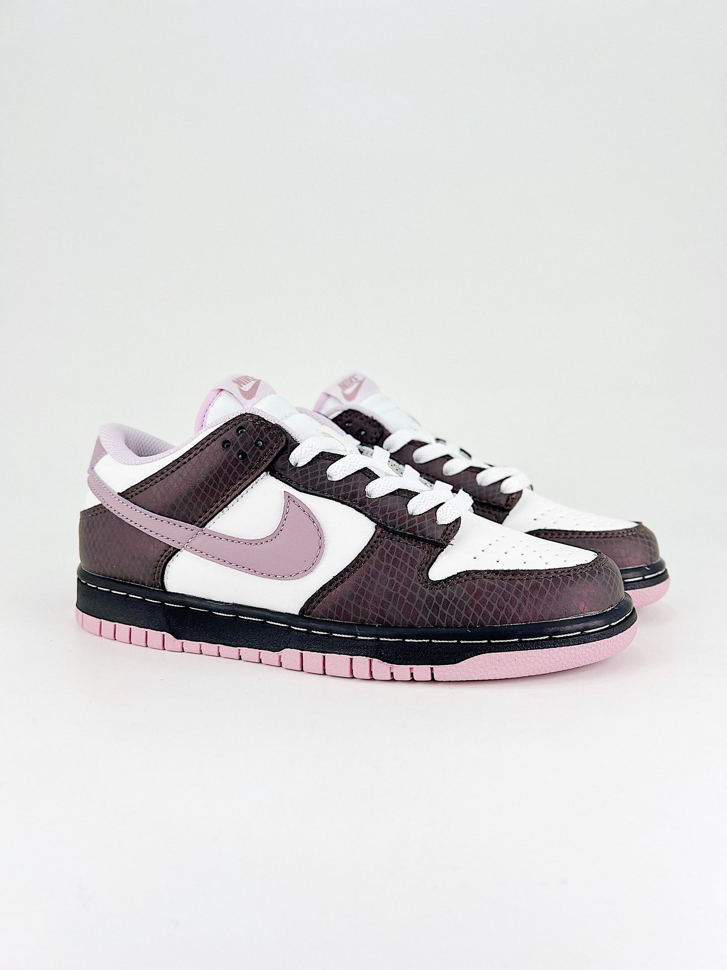 Nike Dunk Low SE Medium Ash Violet Snakeskin